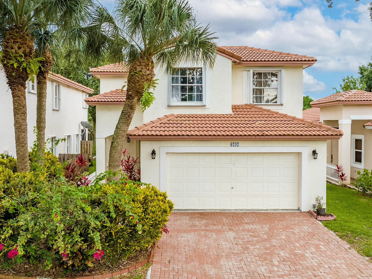 3 bed, 2.5 bath, 1760 sqft, $3,900 — Photo 1