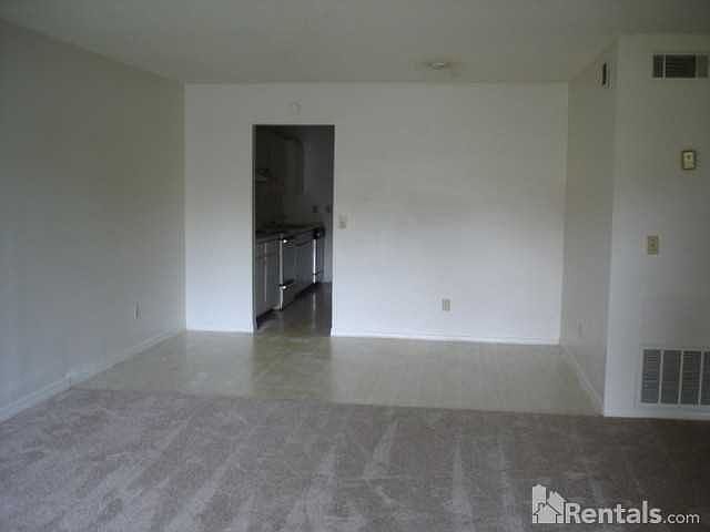2nd image of 605 Northlake Blvd APT 12
