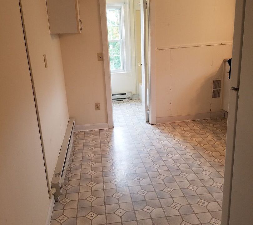1st image of 2 Bay Rd #4