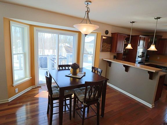 5th image of 21 Lancaster Ct