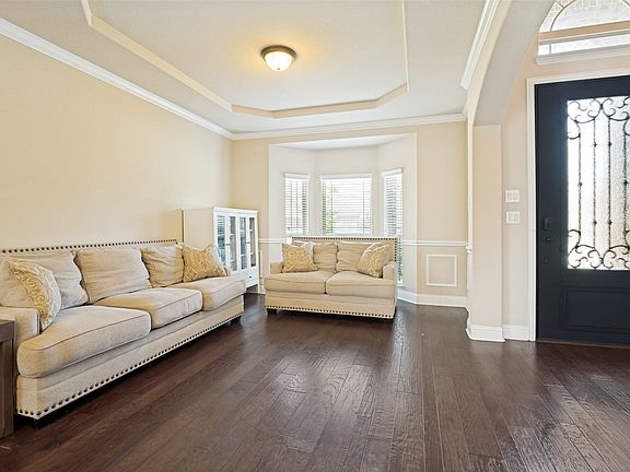 2nd image of 4810 Quantrill Ave