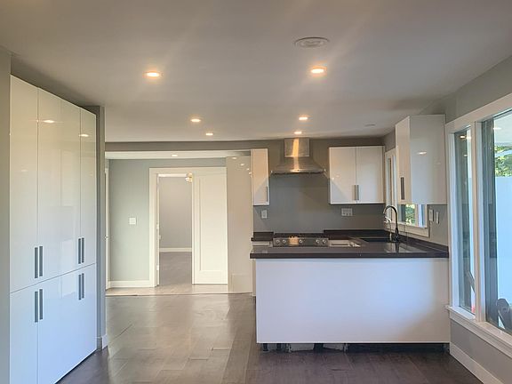 Open floor plan - view from living room