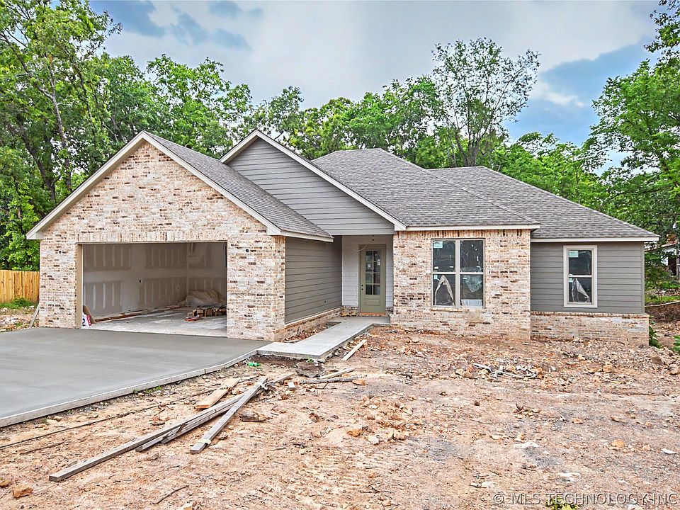 1st image of 18855 W Hunters Ct