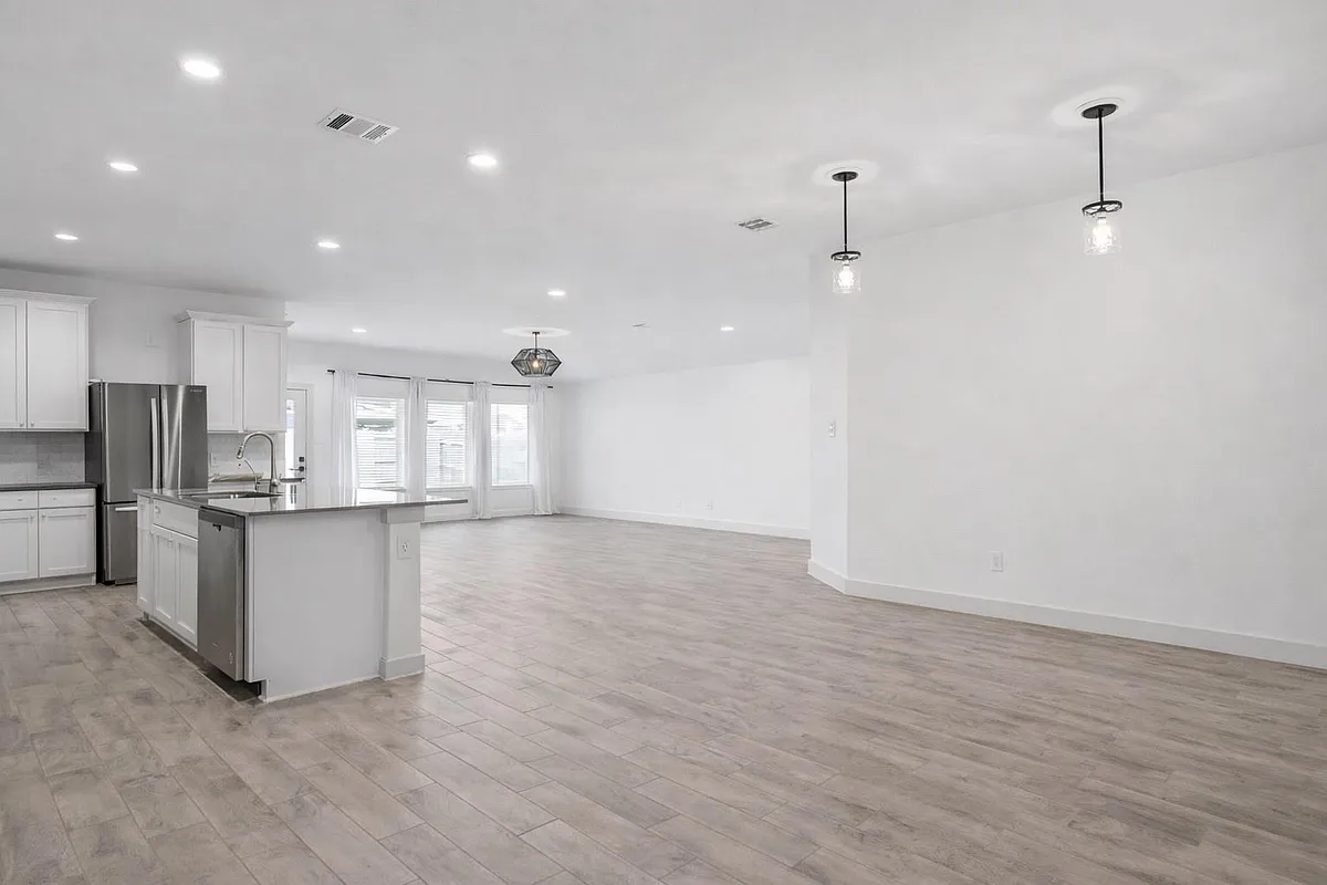 Building Photo - 13220 Lago Acero Ln