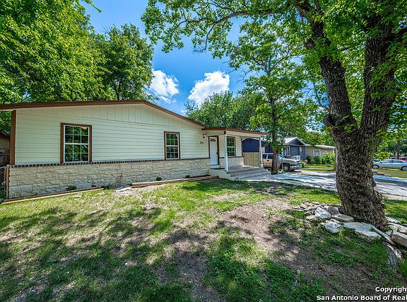 2nd image of 351 Oakwood Dr