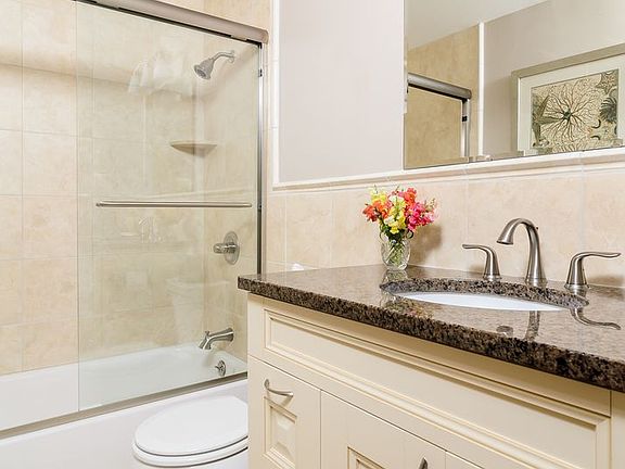3rd image of 175 Chestnut St #5