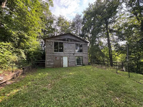 559 Blue Mist Mountain Rd, Whittier, NC 28789