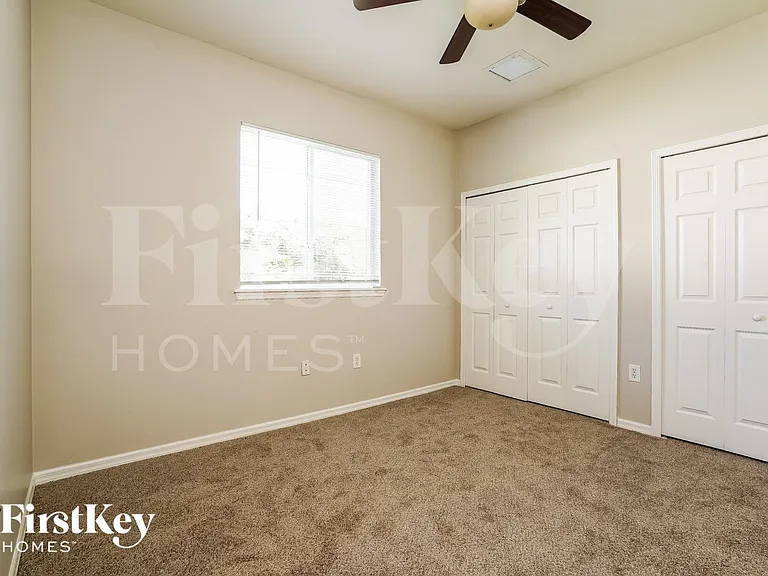 1005 Henry Ave — Photo 12
