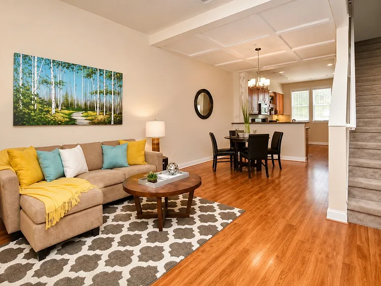 201 Cahill Park Dr — Photo 2