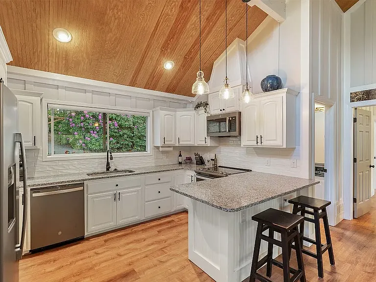 119 Heavens Gate Ln — Photo 24