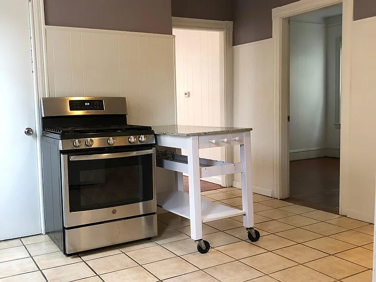 27 Violet St #1 — Photo 15