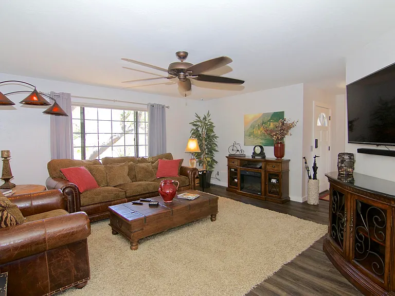 1444 Vista Rd — Photo 5