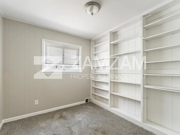 8233 Stephens Rd — Photo 10
