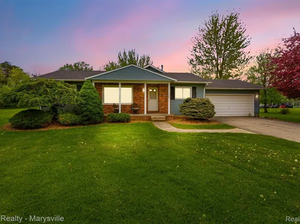 12265 Hough Rd, Riley, MI 48041
