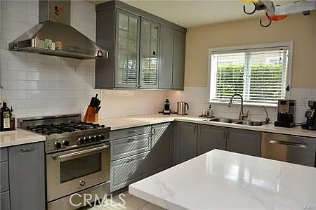 4439 Van Noord Ave — Photo 3