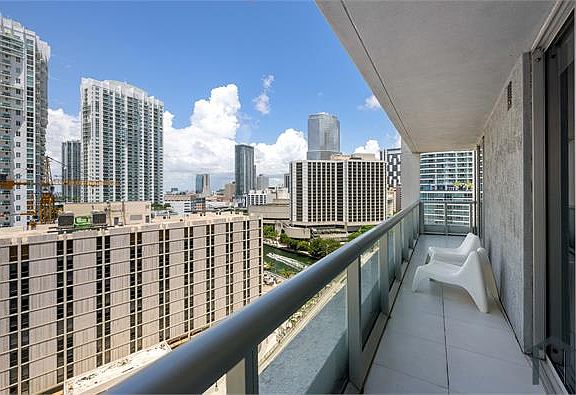 2nd image of 485 Brickell Ave #16