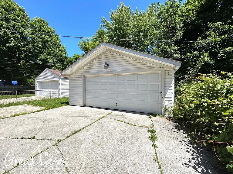 20461 Kingsville St — Photo 18