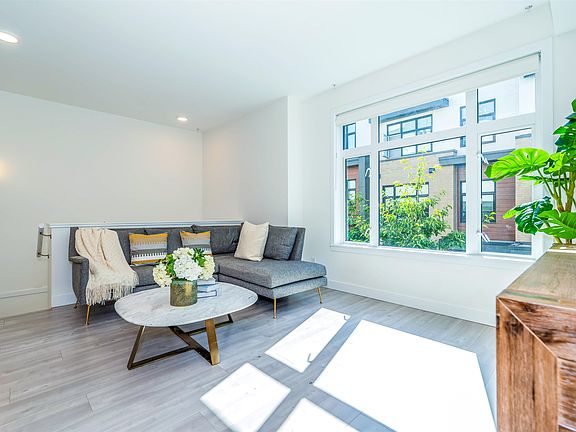 3rd image of 2035 Glenaire Dr #259
