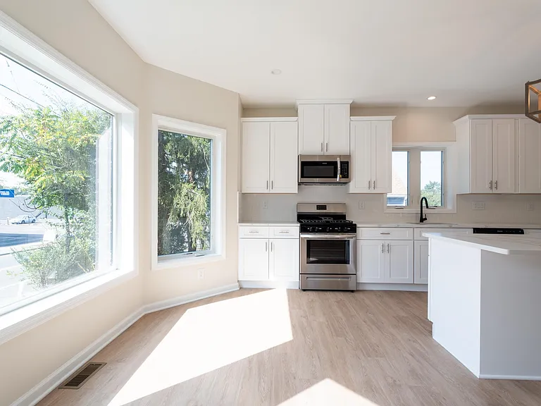 97 Main St #1 — Photo 12
