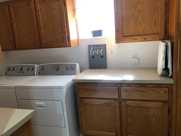 W Sherwood Dr — Photo 20