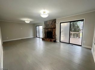 97 Sunrise Dr, Gillette, NJ