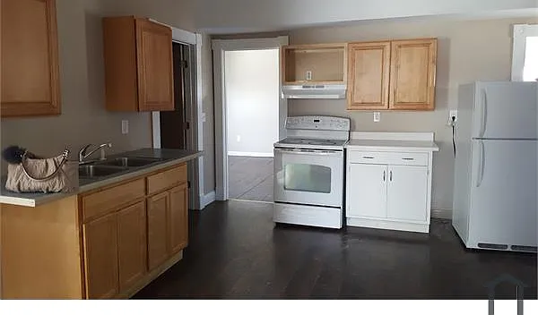 3 bed, 1300 sqft, $2,000 — Photo 3