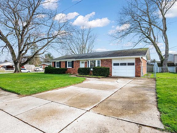 3rd image of 8501 W Fairview Dr