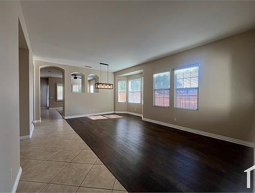 1st image of 593 Lone Oak Pl
