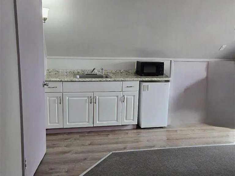 717 Henry St #2 — Photo 12