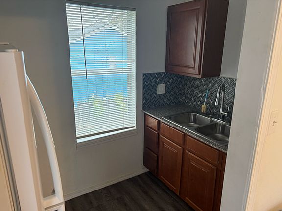 4th image of 1842A NW 12th St #2