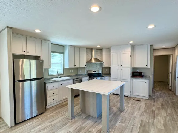 18 Daffodil Ct, Defuniak Springs, FL 32433