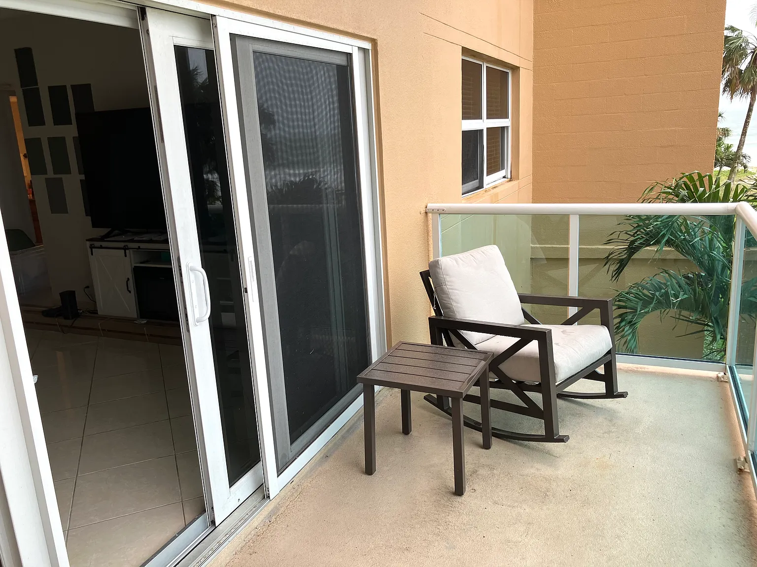 1 bed, 728 sqft, $2,500 — Photo 3