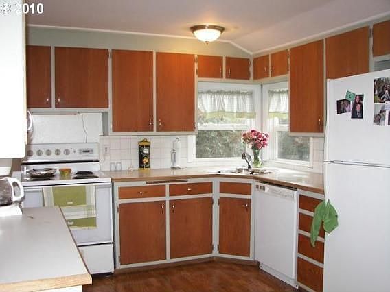 3rd image of 14520 SE Woodland Way