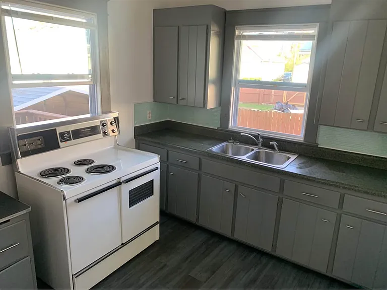 2409 Elliott Dr — Photo 6