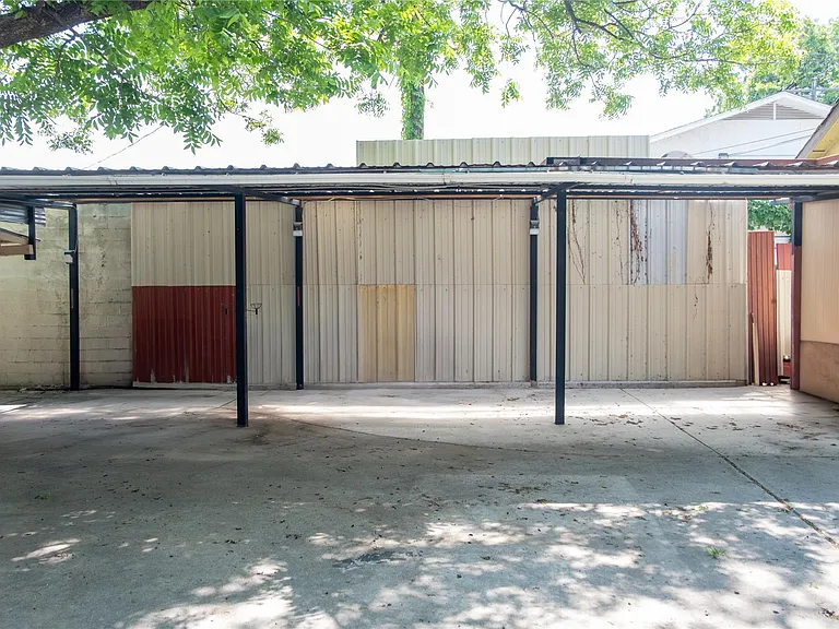 2607 E Cesar Chavez St — Photo 8