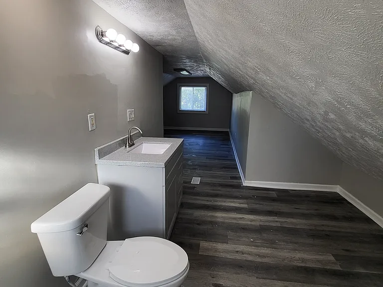 Master Bedroom Bathroom