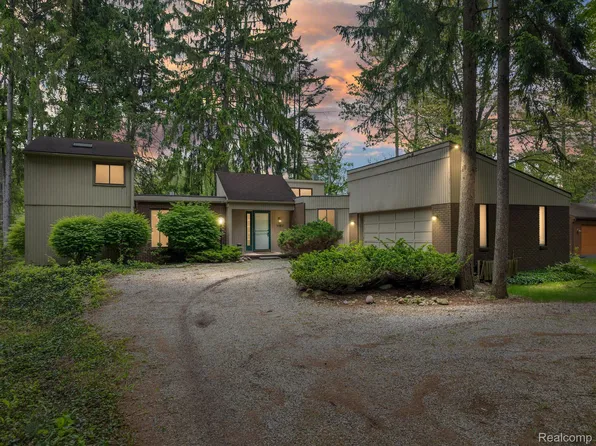 5462 Boyne Highland Trl, Clarkston, MI 48348