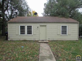 321 SE 35th Ter, Topeka, KS 66605