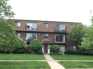 1224 Whispering Hills Ct APT 2A, Naperville, IL 60540