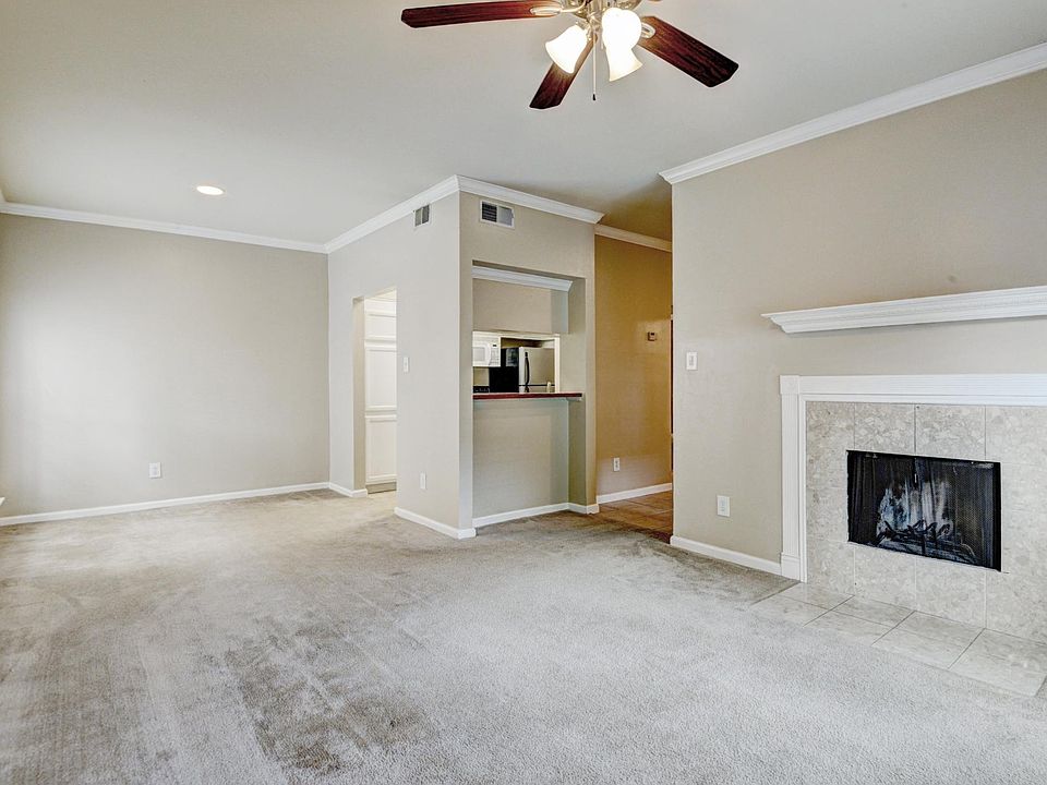 1st image of 2025 Augusta Dr APT 204