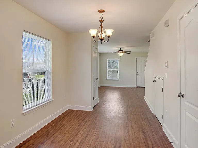 2804 Jackson Ave — Photo 9