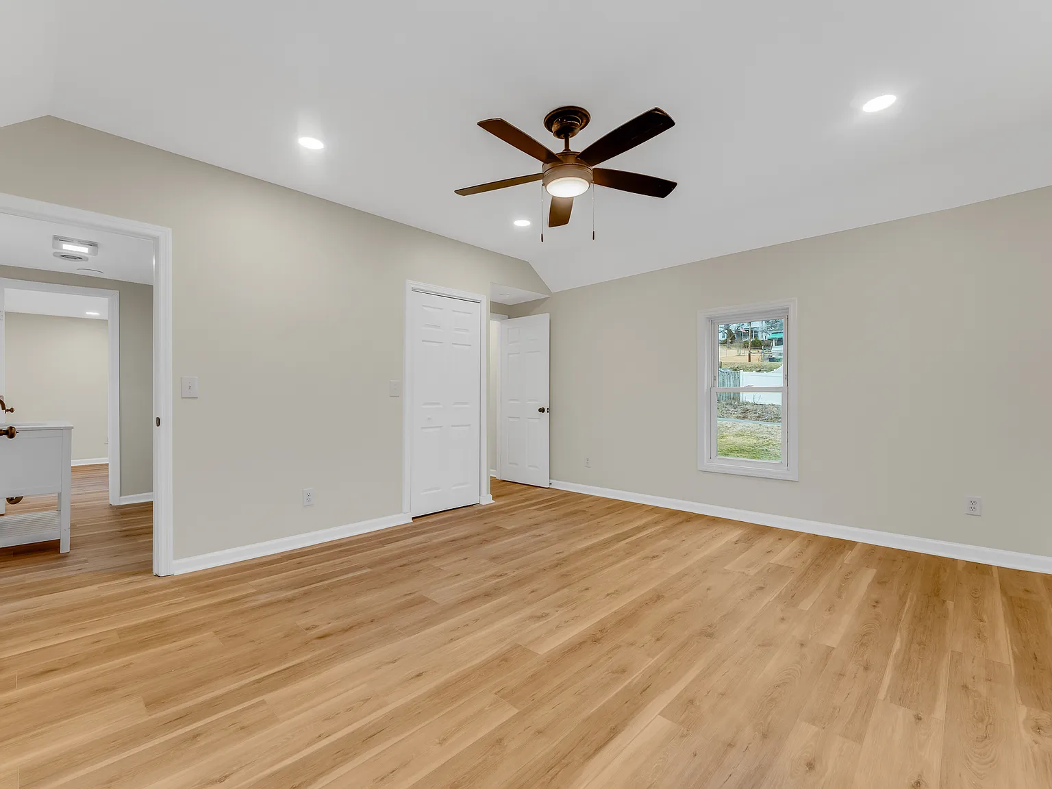 3 bed, 2.5 bath, 1496 sqft, $1,850 — Photo 4