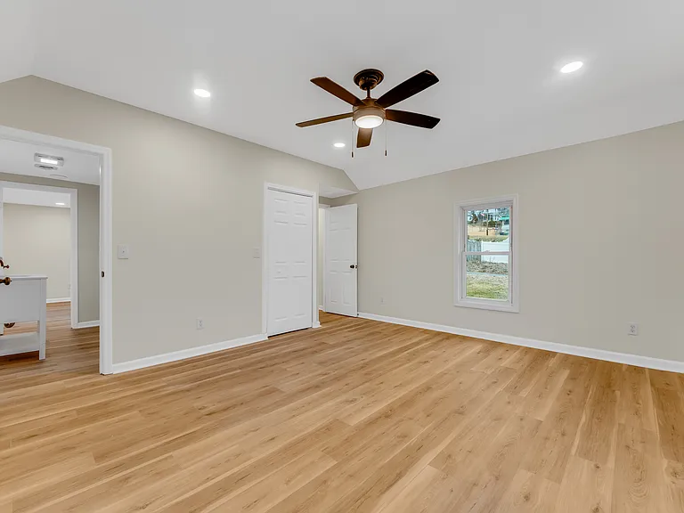 1251 Richwood Ave — Photo 4
