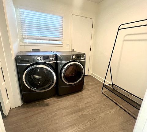 5th image of 1261 Edison St #A