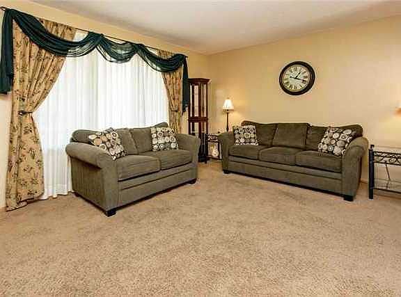 3rd image of 601 Brookwood Dr