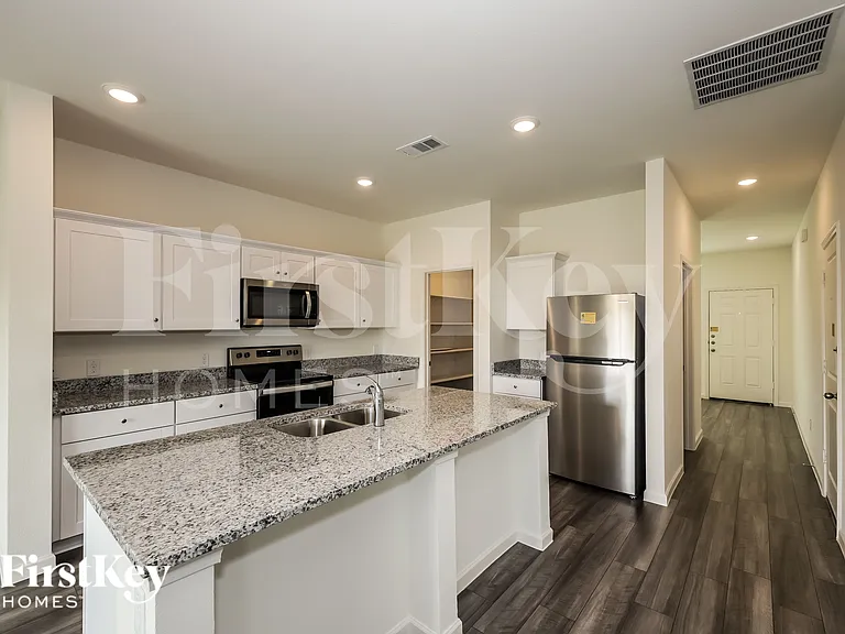 1822 Sandlin Dr — Photo 8
