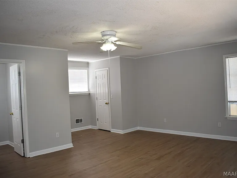 3001 Sutton Dr — Photo 18