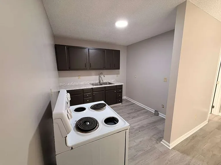 1024 Blair St — Photo 5