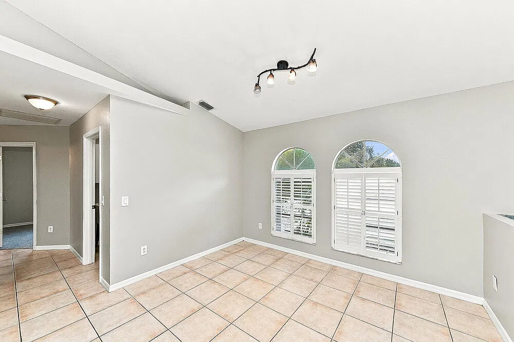 3 bed, 2.0 bath, 1755 sqft, $2,585 — Photo 3