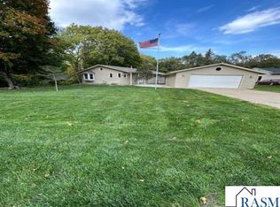 210 Bittersweet Ln, Mankato, MN 56001
